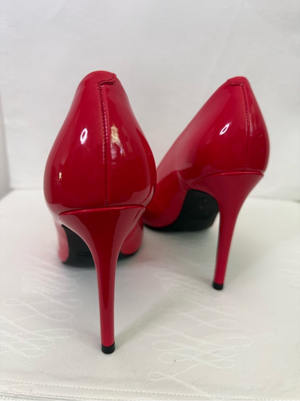 Nine West Red Patent Pointed Toe Stiletto Heels Size 8.5 NWOT - Picture 4 of 9